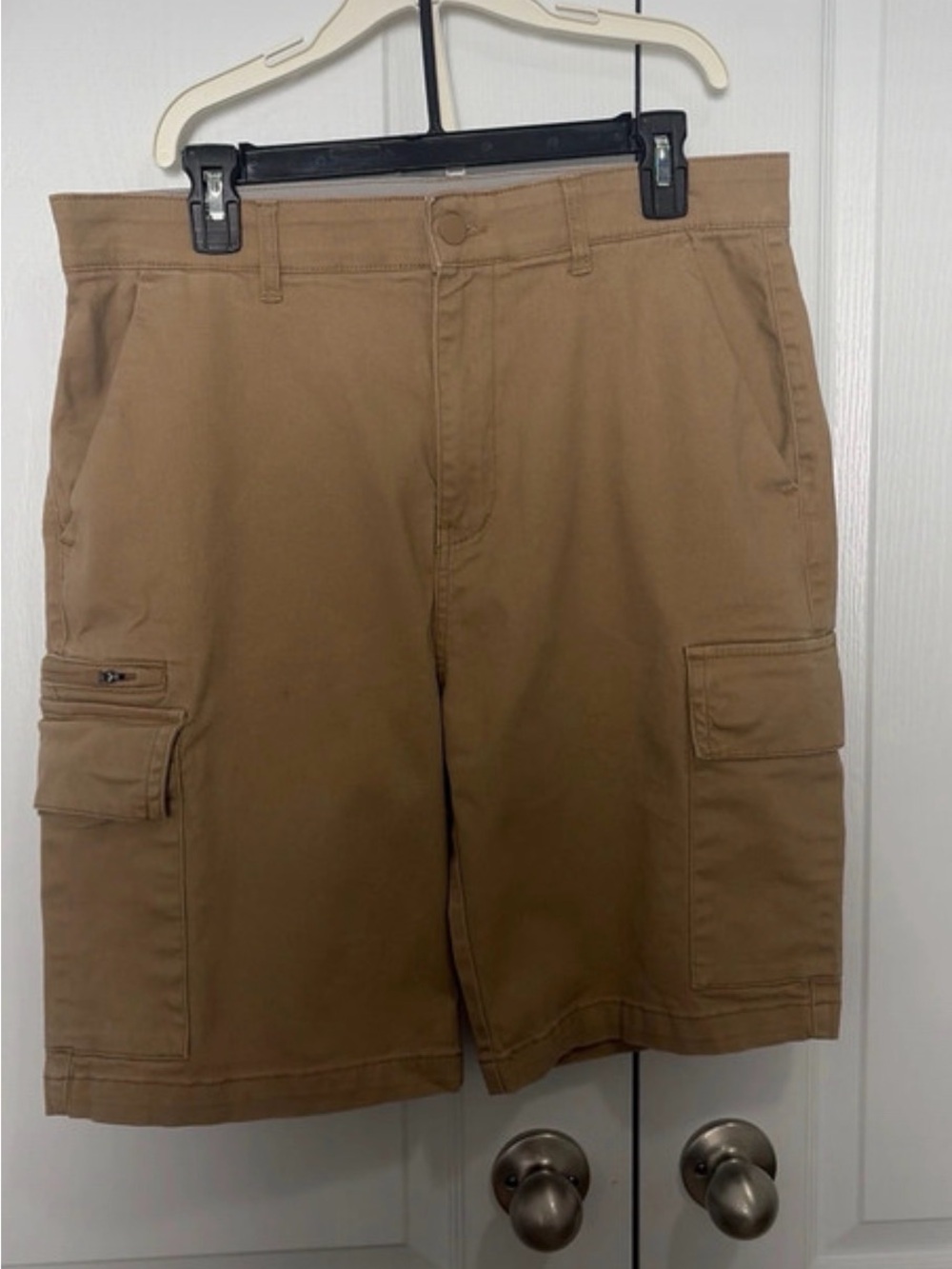 Men’s Khaki Cargo Shorts Size 34